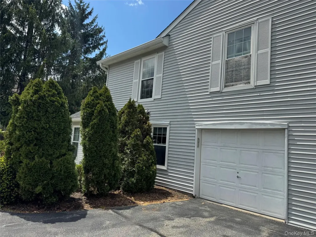 24 Olde Wagon Road Warwick NY 10990
