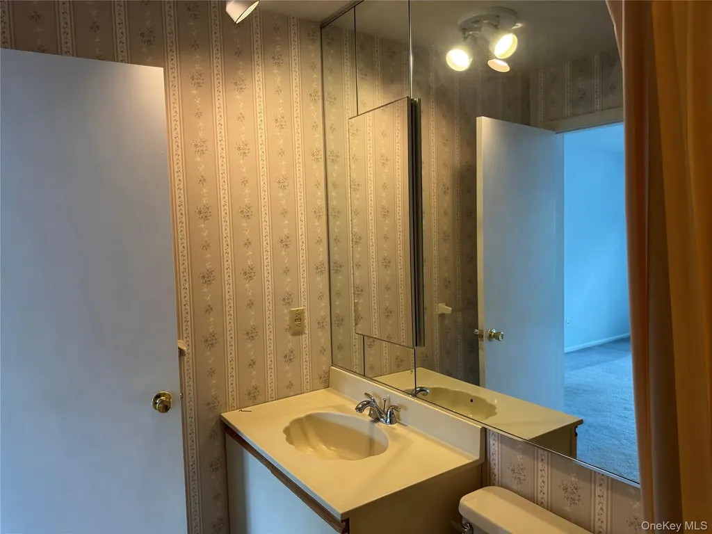 24 Olde Wagon Road Warwick NY 10990