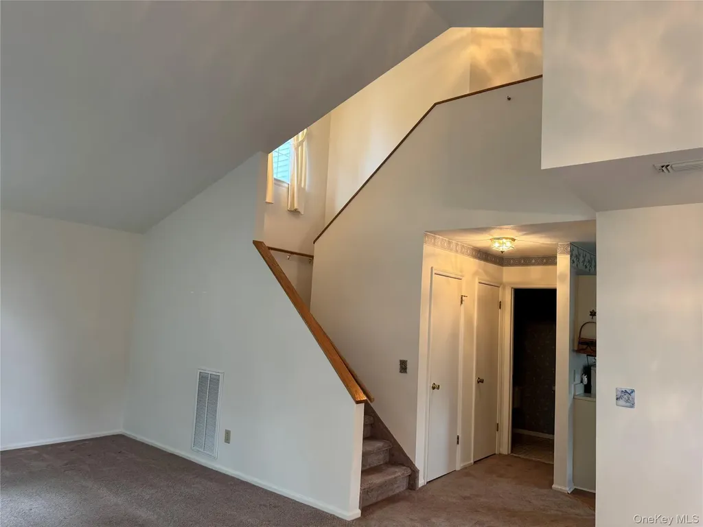 24 Olde Wagon Road Warwick NY 10990