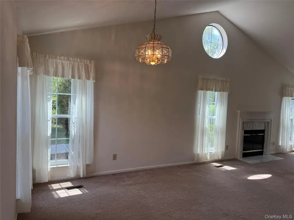 24 Olde Wagon Road Warwick NY 10990