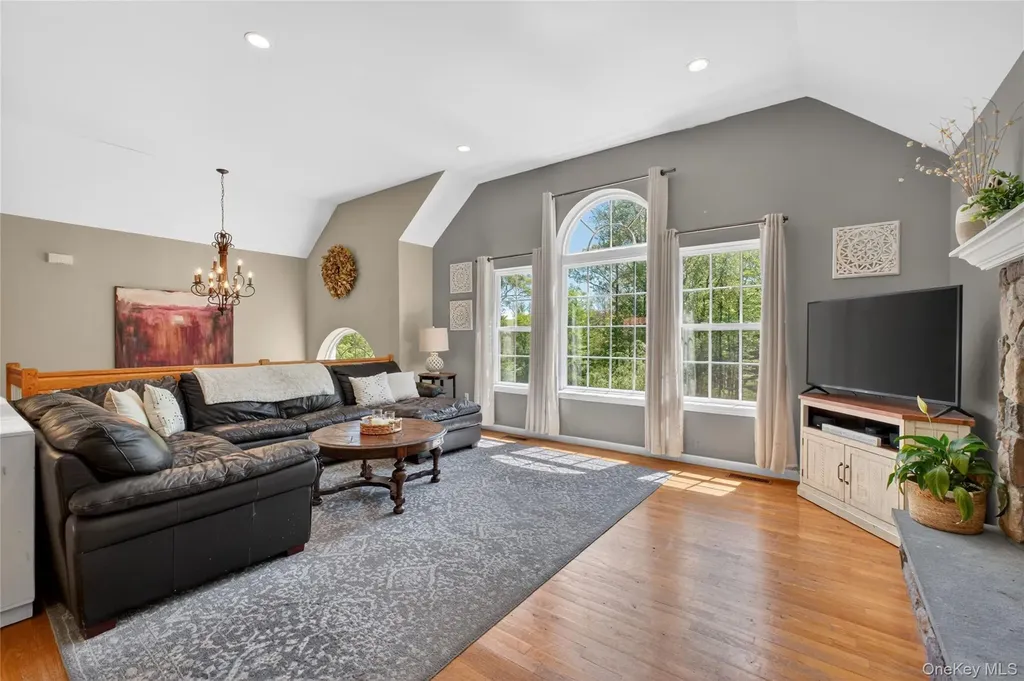 22 Hazel Hill Road Mahopac NY 10541
