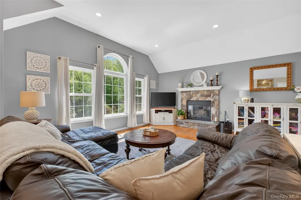 22 Hazel Hill Road Mahopac NY 10541