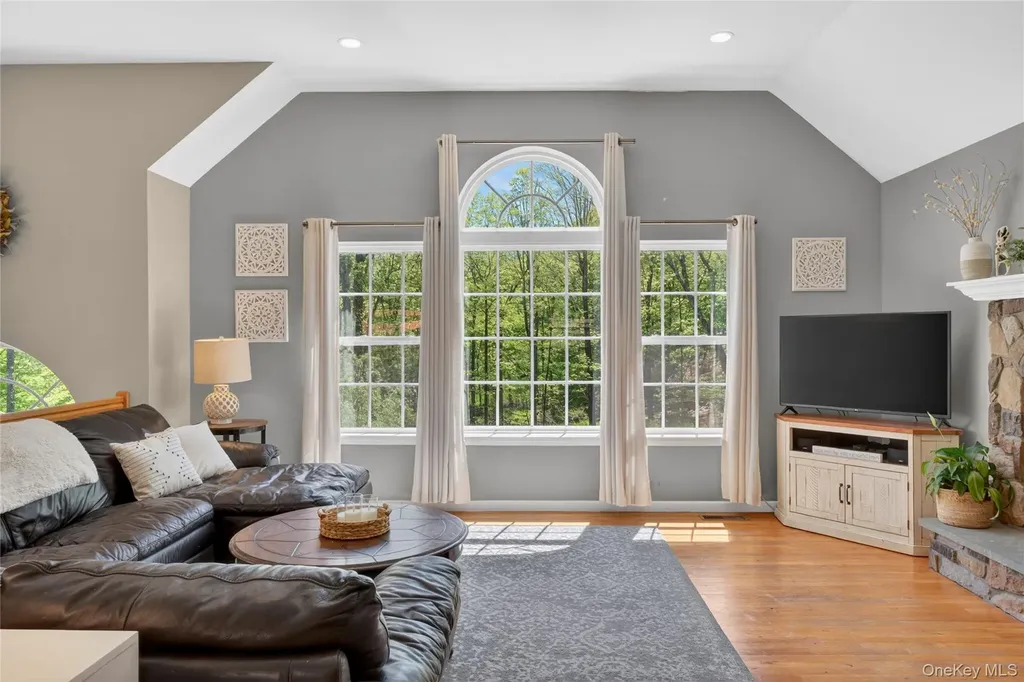 22 Hazel Hill Road Mahopac NY 10541