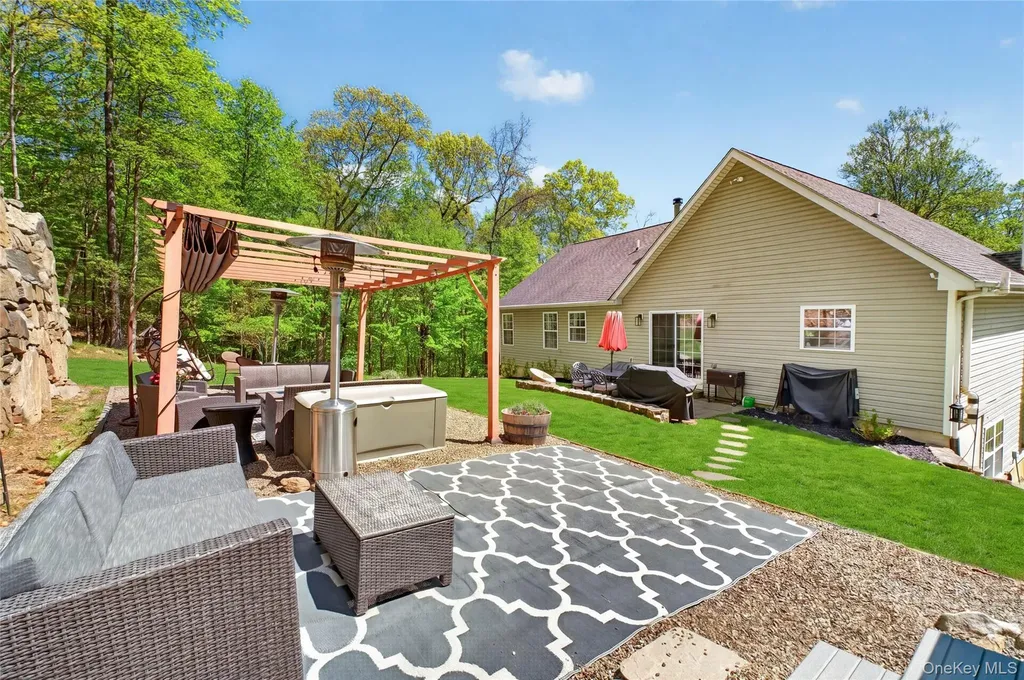 22 Hazel Hill Road Mahopac NY 10541