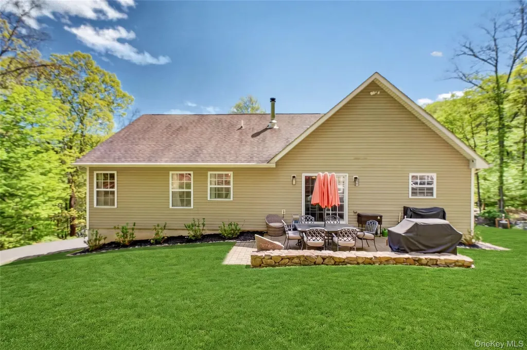 22 Hazel Hill Road Mahopac NY 10541