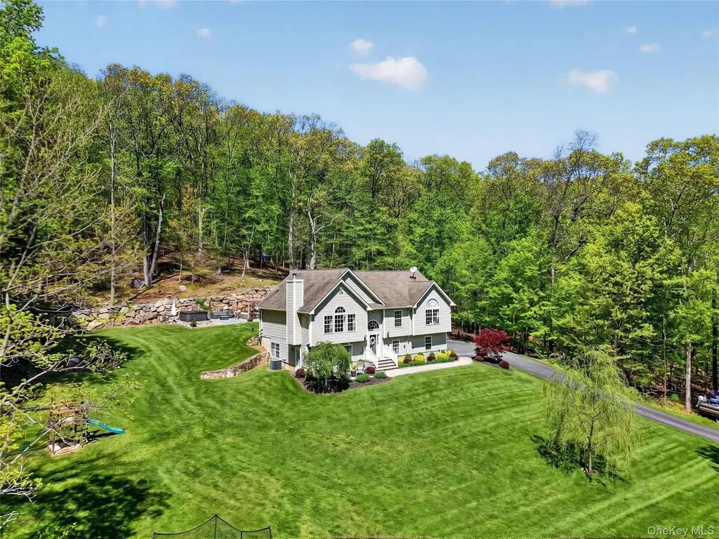 22 Hazel Hill Road Mahopac NY 10541