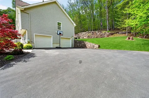 22 Hazel Hill Road Mahopac NY 10541