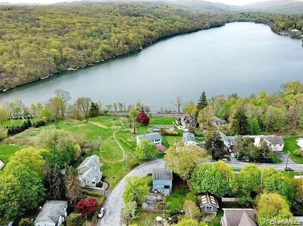 Walton Terr/lakes Terrace Monroe NY 10950