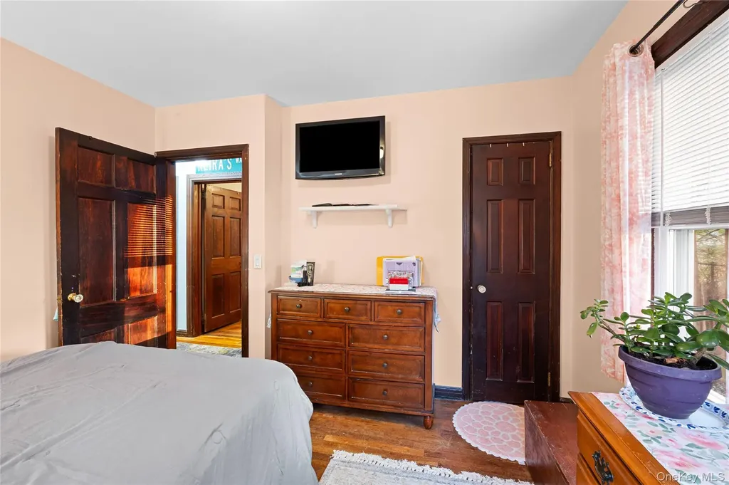 7 W Elm Street Islip NY 11751