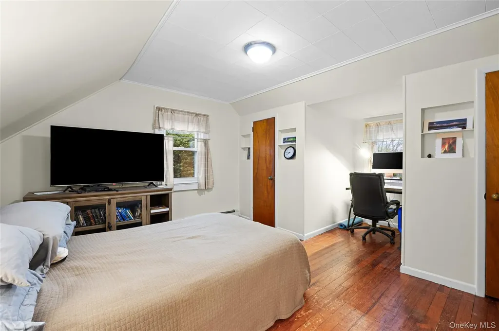 7 W Elm Street Islip NY 11751