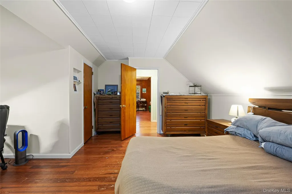 7 W Elm Street Islip NY 11751
