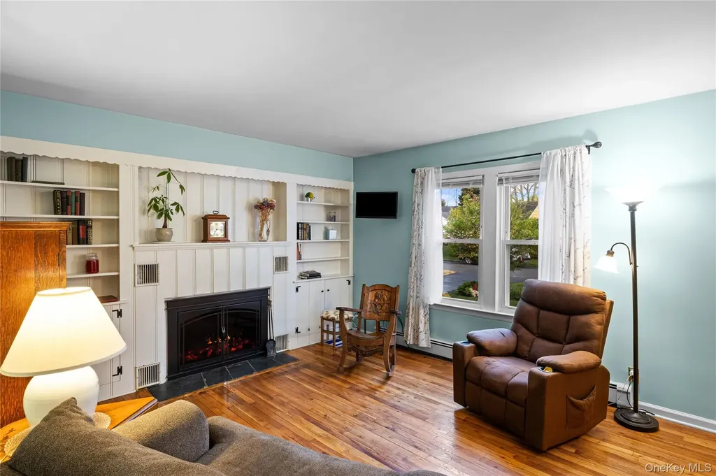 7 W Elm Street Islip NY 11751