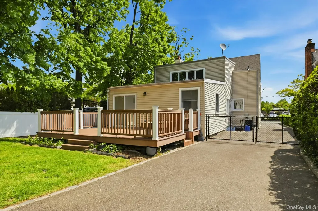 45 Locust Place Manhasset NY 11030