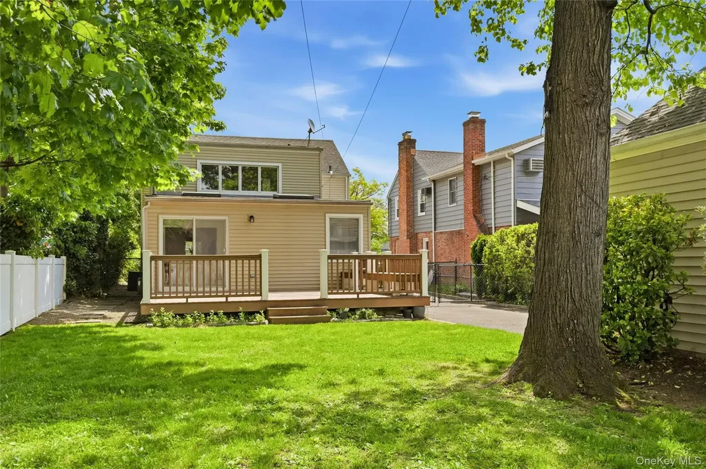 45 Locust Place Manhasset NY 11030