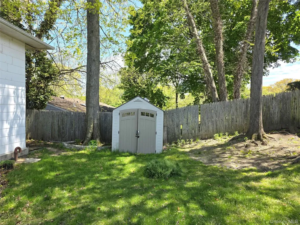 16 Birch Drive Ronkonkoma NY 11779