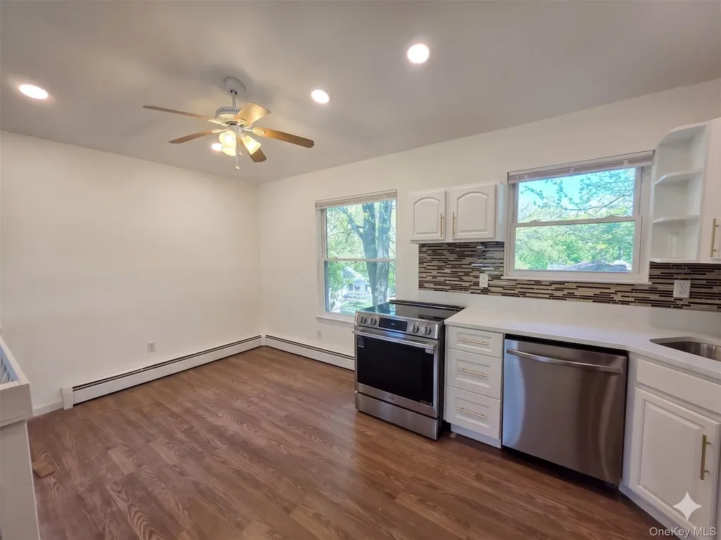 16 Birch Drive Ronkonkoma NY 11779