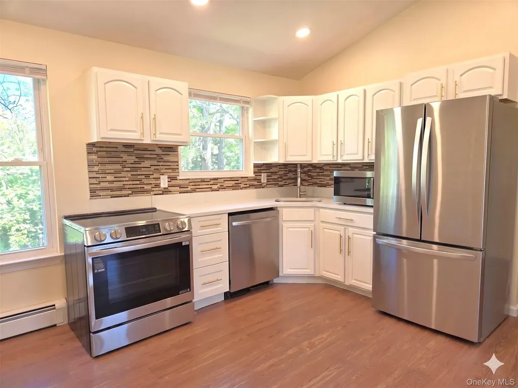 16 Birch Drive Ronkonkoma NY 11779