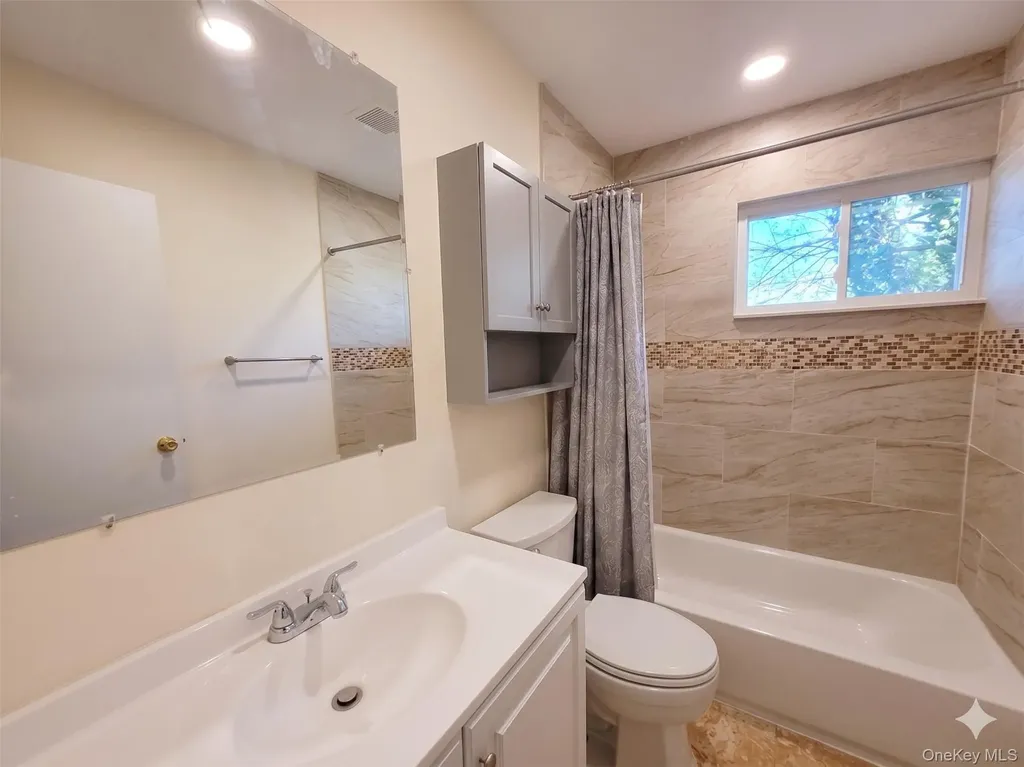 16 Birch Drive Ronkonkoma NY 11779