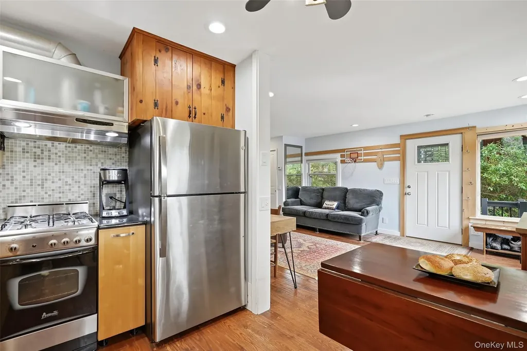 40 Chippewa Road Putnam Valley NY 10579