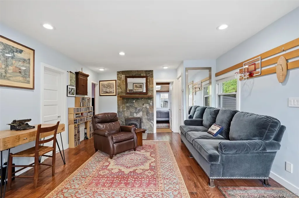 40 Chippewa Road Putnam Valley NY 10579