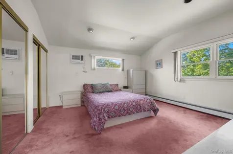 161 Rose Lane New Hyde Park NY 11040