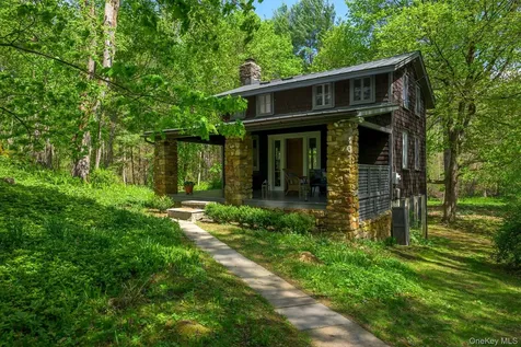 180 Collins Street Hillsdale NY 12529