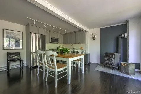 180 Collins Street Hillsdale NY 12529