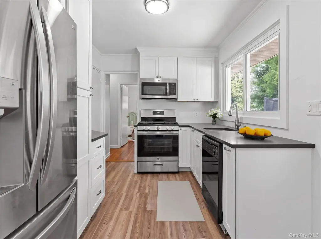 88 Heatherdell Road Ardsley NY 10502