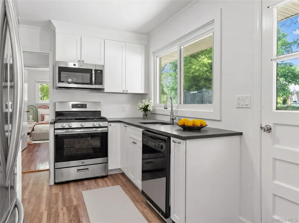 88 Heatherdell Road Ardsley NY 10502