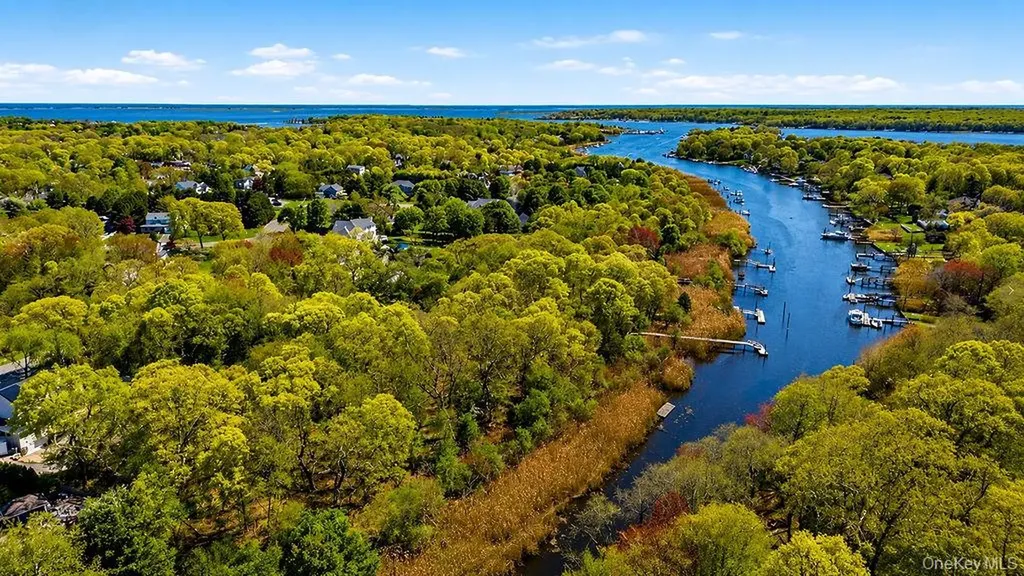 21 Hampton Drive Center Moriches NY 11934