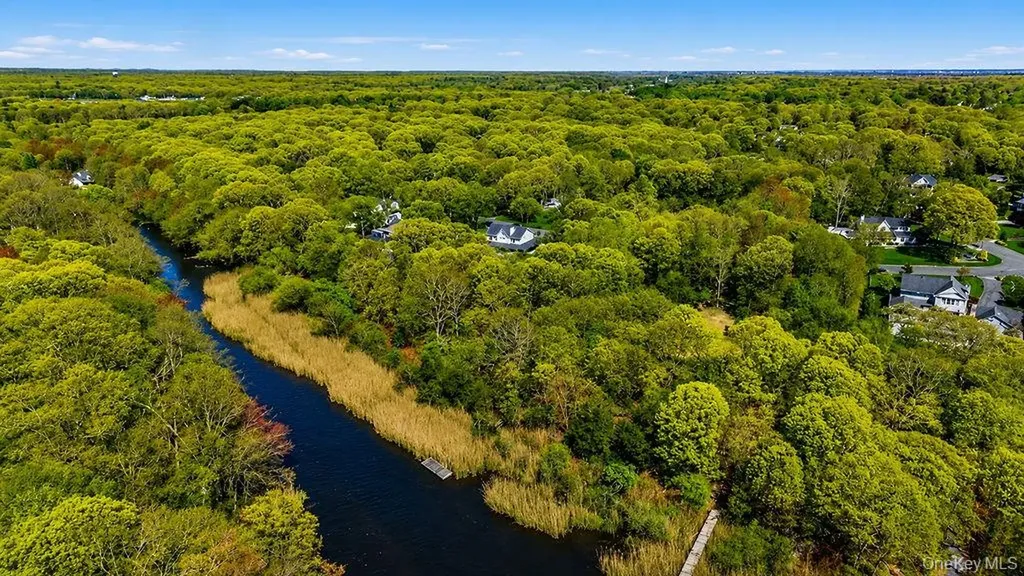 21 Hampton Drive Center Moriches NY 11934