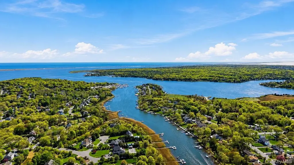 21 Hampton Drive Center Moriches NY 11934