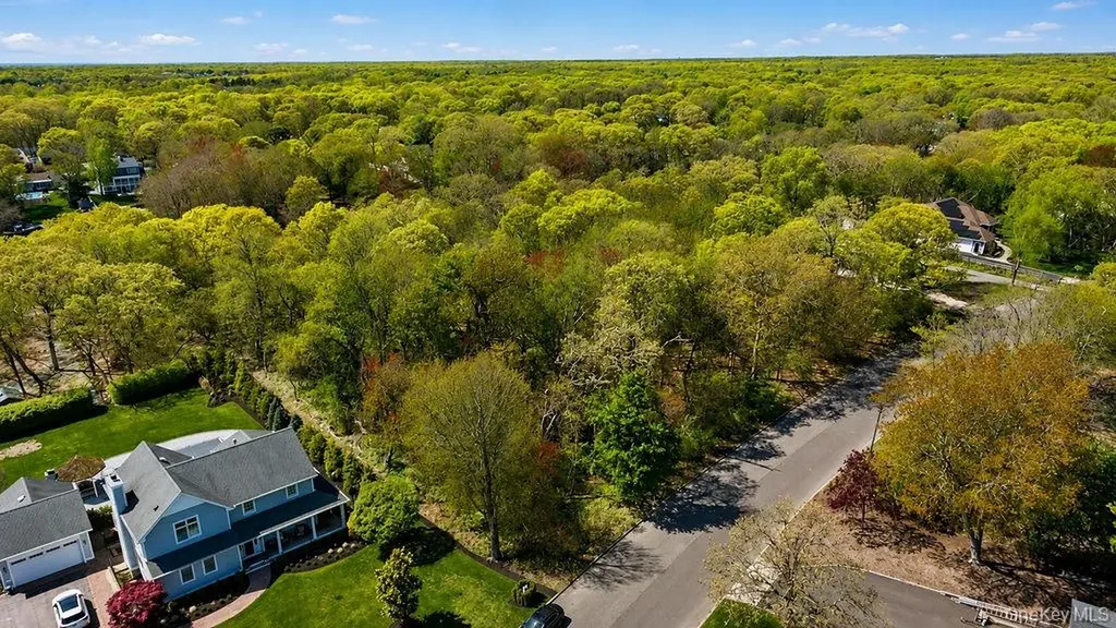 21 Hampton Drive Center Moriches NY 11934