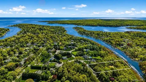 21 Hampton Drive Center Moriches NY 11934