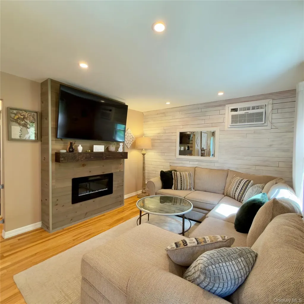 21 Birch Drive Mahopac NY 10541