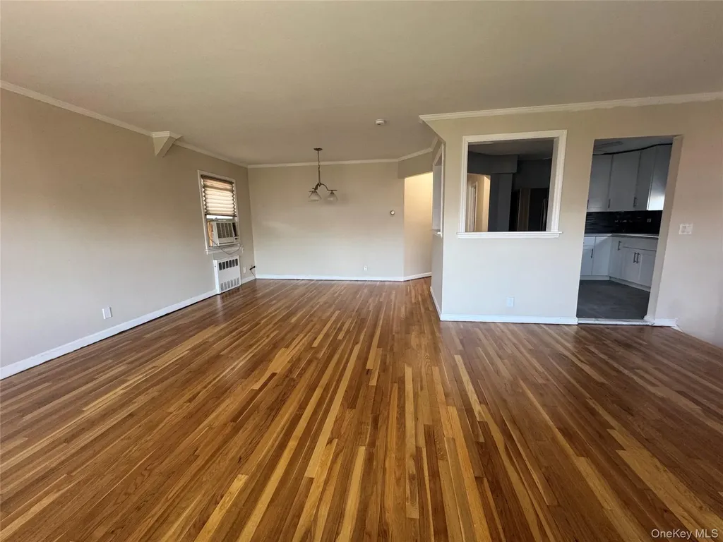 375 Cochran Place Valley Stream NY 11581
