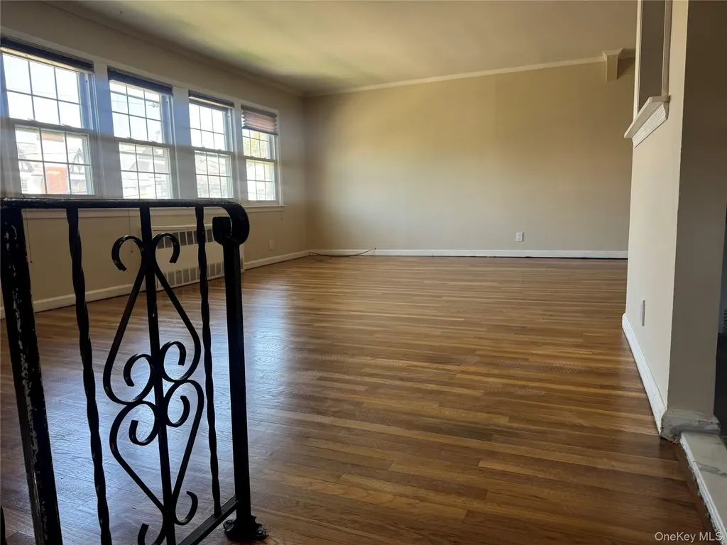375 Cochran Place Valley Stream NY 11581