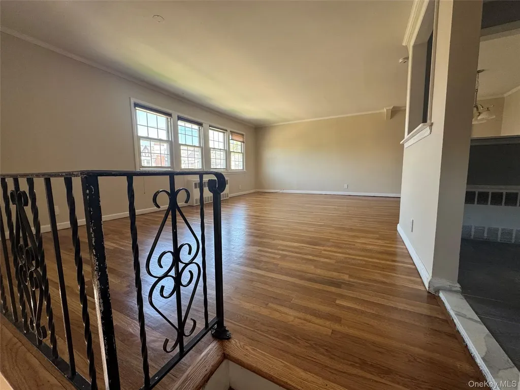 375 Cochran Place Valley Stream NY 11581