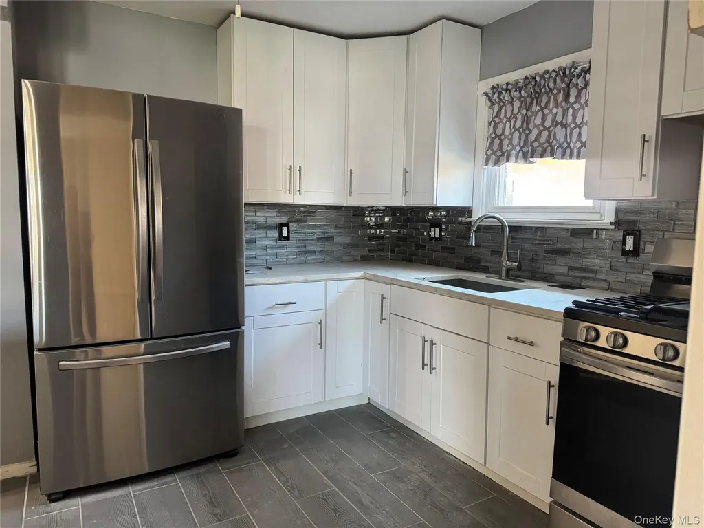 375 Cochran Place Valley Stream NY 11581