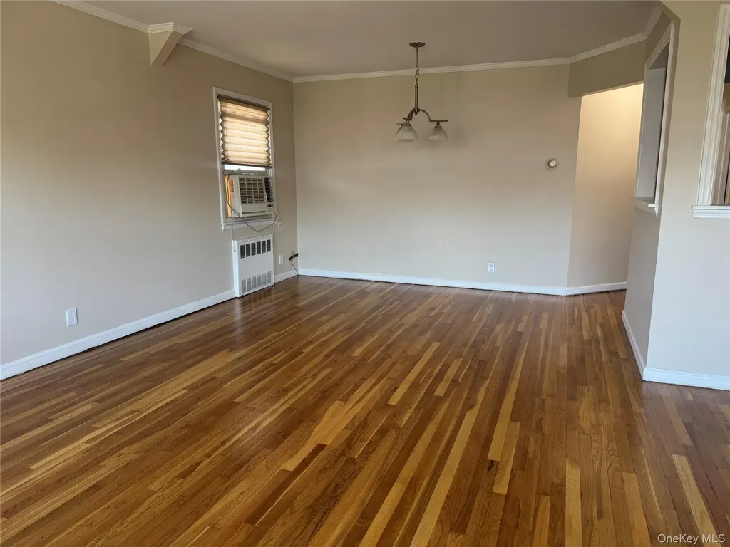 375 Cochran Place Valley Stream NY 11581