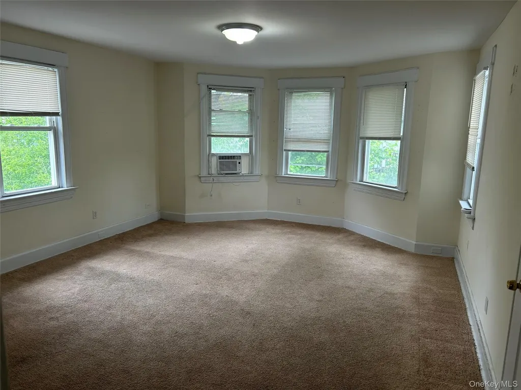 265 Conklin Street Farmingdale NY 11735