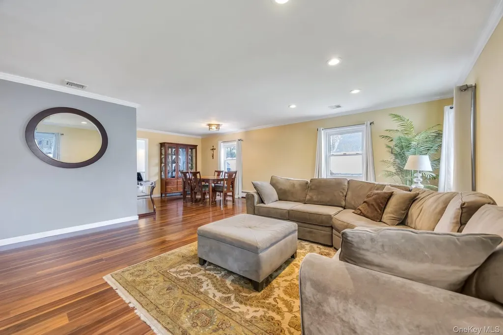 40 Twisting Drive Lake Grove NY 11755