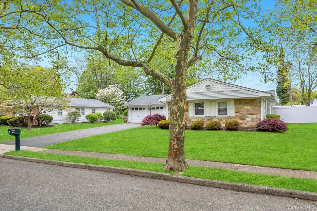 40 Twisting Drive Lake Grove NY 11755