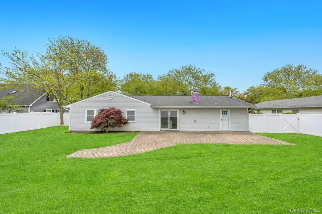 40 Twisting Drive Lake Grove NY 11755