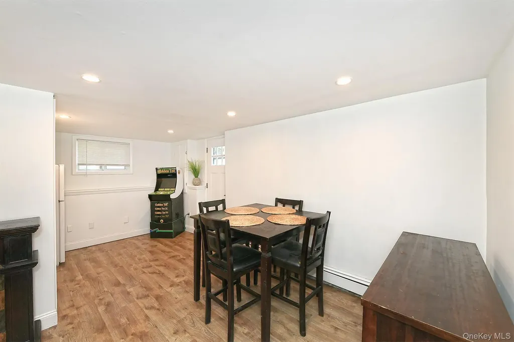 3697 Regent Lane Wantagh NY 11793