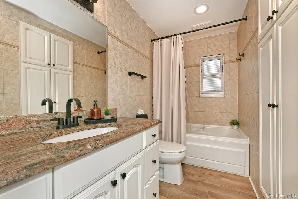 3697 Regent Lane Wantagh NY 11793