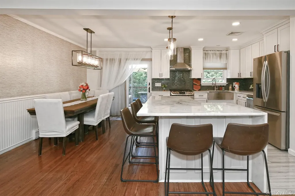 3697 Regent Lane Wantagh NY 11793
