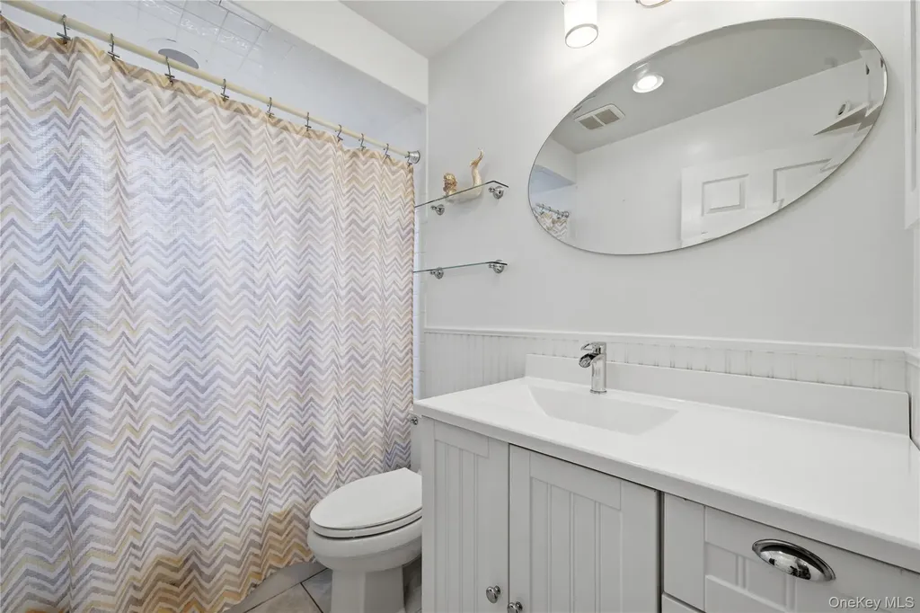 72 Walnut Lane Hicksville NY 11801