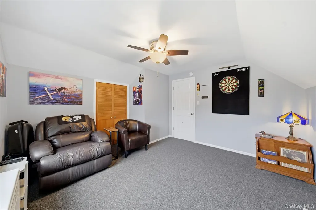 72 Walnut Lane Hicksville NY 11801