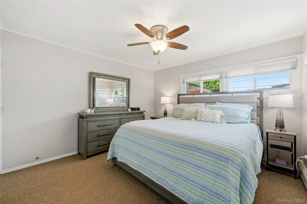 72 Walnut Lane Hicksville NY 11801